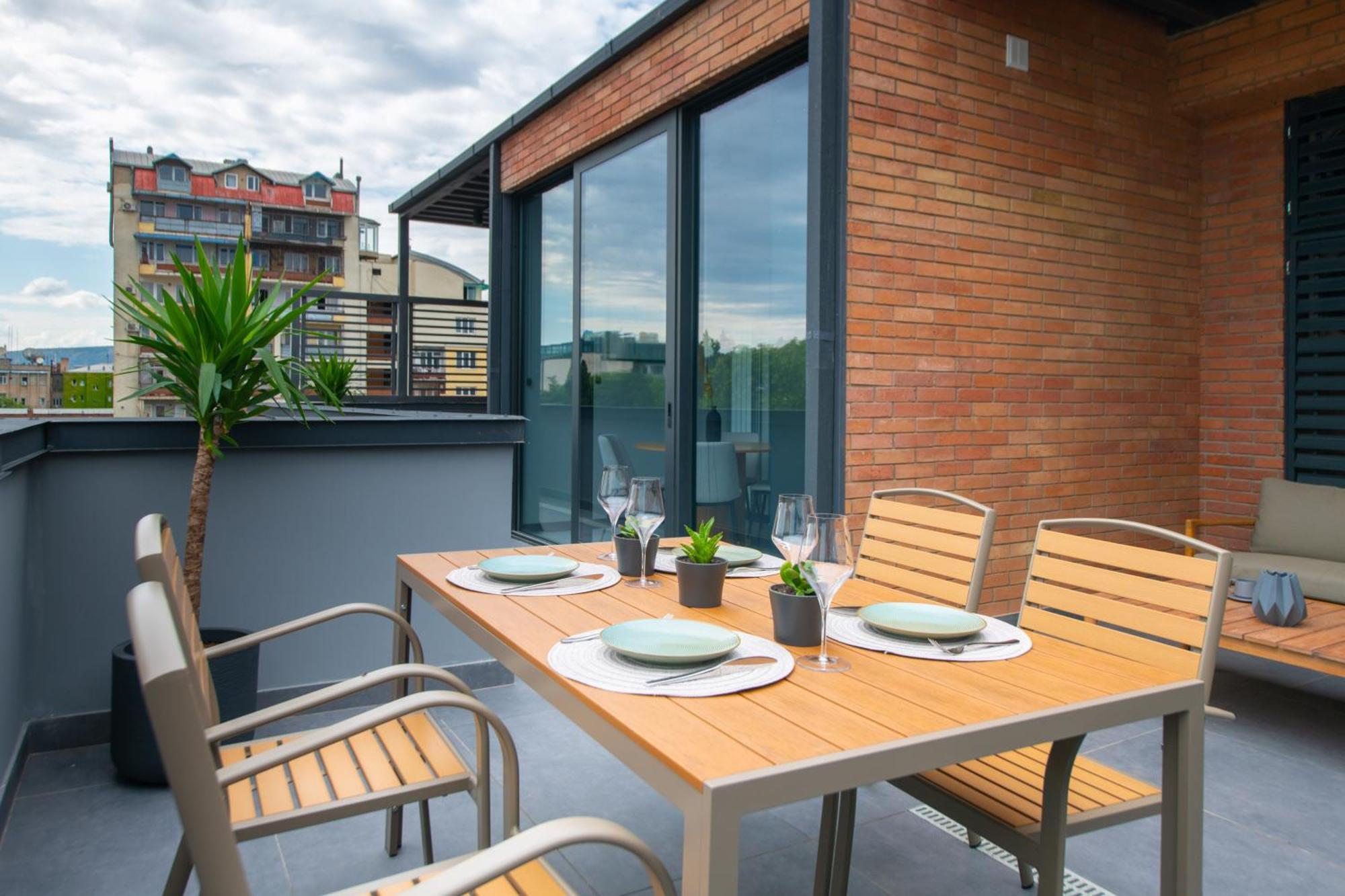 Qstay Gratus Tiflis Exterior foto