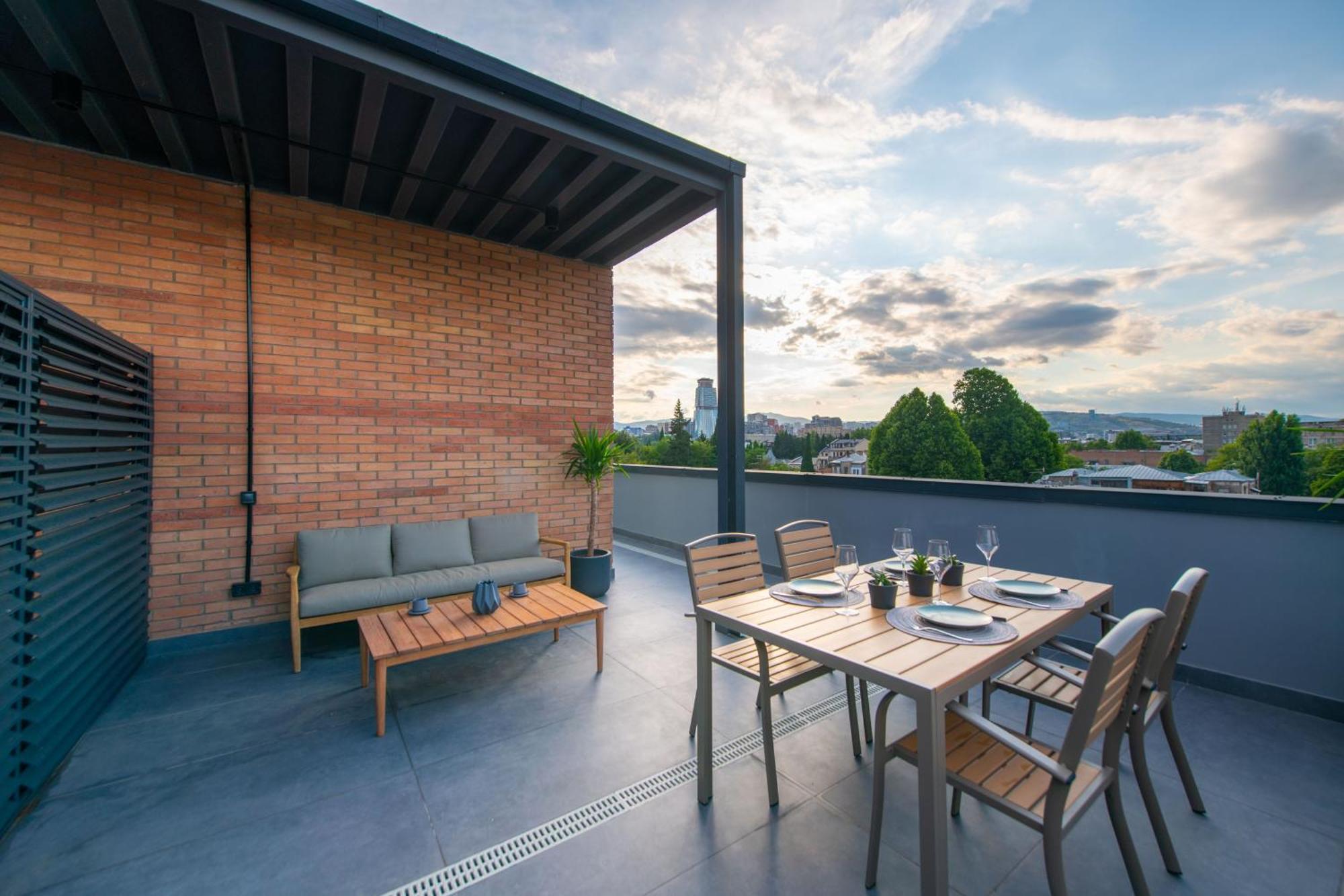 Qstay Gratus Tiflis Exterior foto